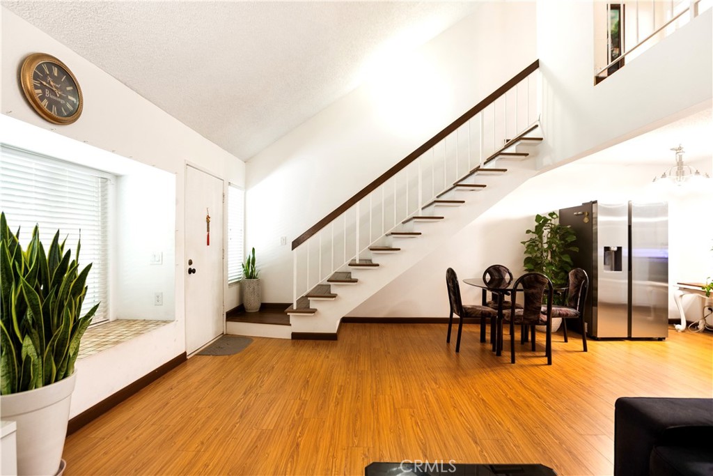 20139 Leadwell Street 5