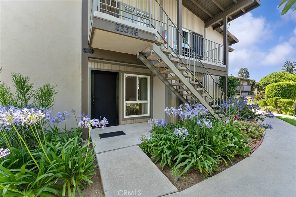 Discover the perfect blend of comfort and convenience in this beautifully maintained 1-bedroom, 1-bathroom condo located in the gated Mariners Park community. Bright and welcoming, this 639-sq-ft unit boasts an open-concept floor plan and abundant natural light.
Features You'll Love: Inviting living space opening to a private patio—ideal for indoor-outdoor living and entertaining.
Open area kitchen and plenty of room for dining or a cozy home office. Comfortable bedroom with generous closet space.
Community Amenities: Two sparkling swimming pools and a relaxing spa, clubhouse, playground, and recreation room. End unit, lower level.
On-site laundry and gated parking 1 assigned spaces plus storage
HOA includes water, trash service, and professional on-site management, grounds maintenance.
Landscaped, park-like grounds with secure gated entry
Prime Location: Easy access to 405, 110, and 91 freeways
Close proximity to shopping, dining, South Bay beaches, USC, CSUDH, and the StubHub Center Thank you for showing.