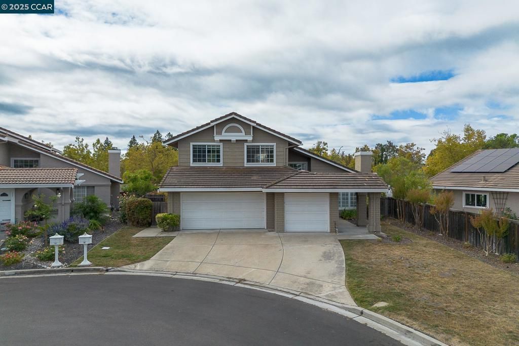 Photo of 10 Bryce Canyon Pl Pl, San Ramon, CA 94582 (MLS # 41113704)