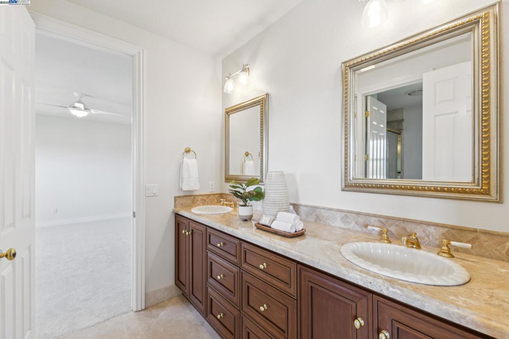 RUBY HILL - Residential