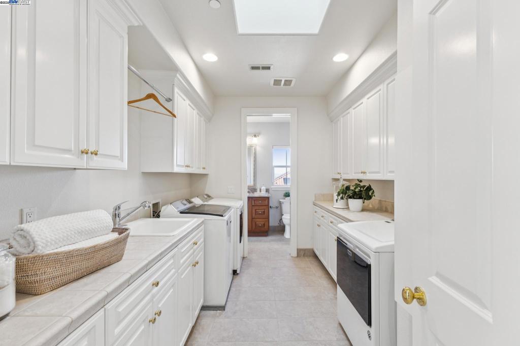 RUBY HILL - Residential