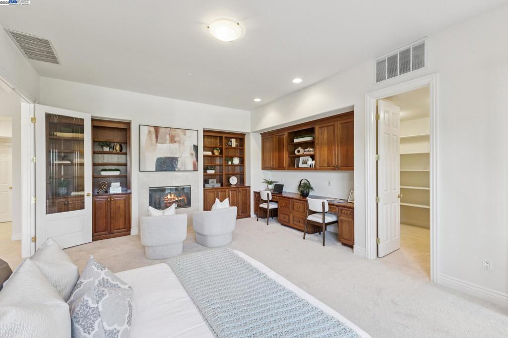 RUBY HILL - Residential