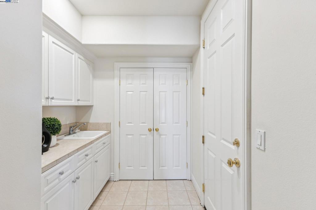 RUBY HILL - Residential