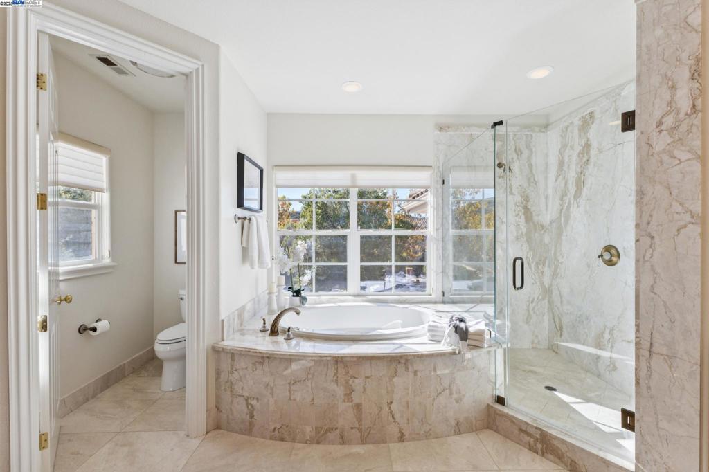 RUBY HILL - Residential