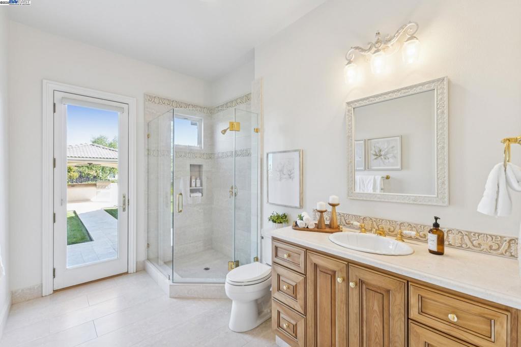 RUBY HILL - Residential