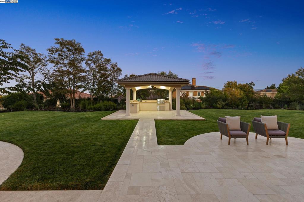 RUBY HILL - Residential