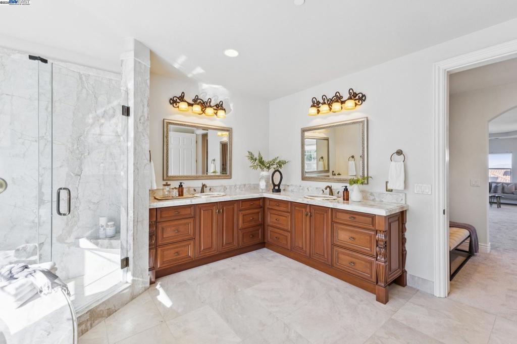 RUBY HILL - Residential