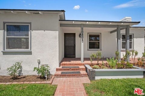 Photo of 10825 Garfield Avenue, Culver City, CA 90230 (MLS # 26104595)