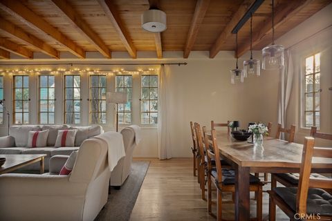 Photo of 388 Heliotrope Dr, Lake Arrowhead, CA 92352 (MLS # IG25263463)