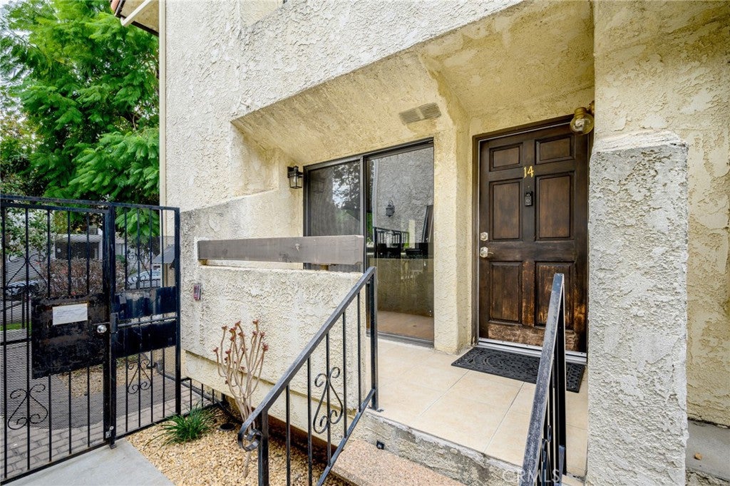 Photo of 543 W Stocker Street #14, Glendale, CA 91202 (MLS # GD26229743)