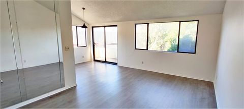 Photo of 18126 W Sundowner Wy. #1142, Canyon Country, CA 91387 (MLS # SB25238801)