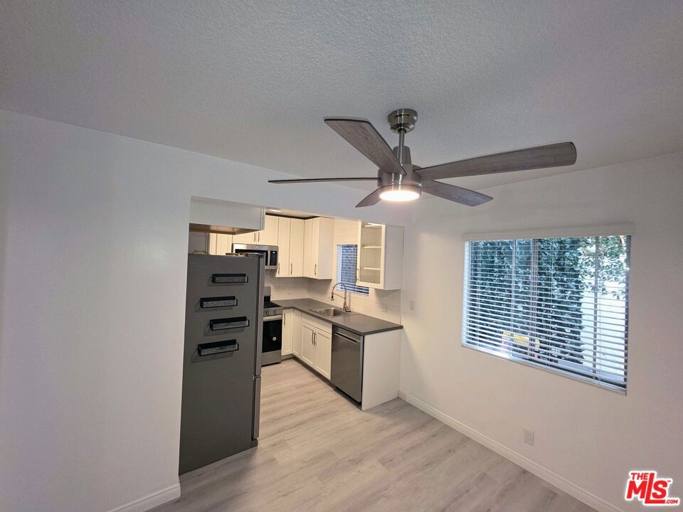Properties 1 525 Broadway Street 2