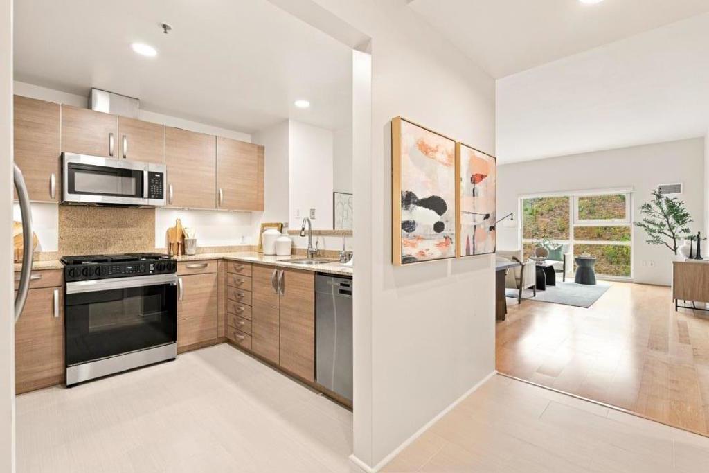 1 Mandalay Place 1510