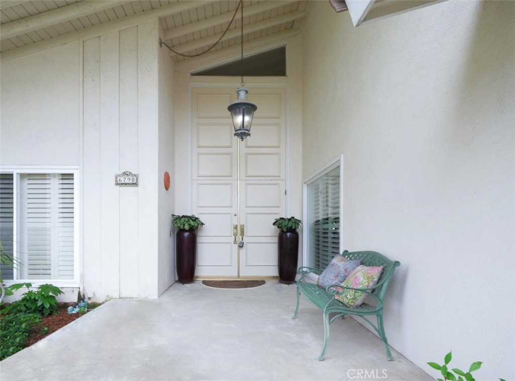 6790 Vallon Drive