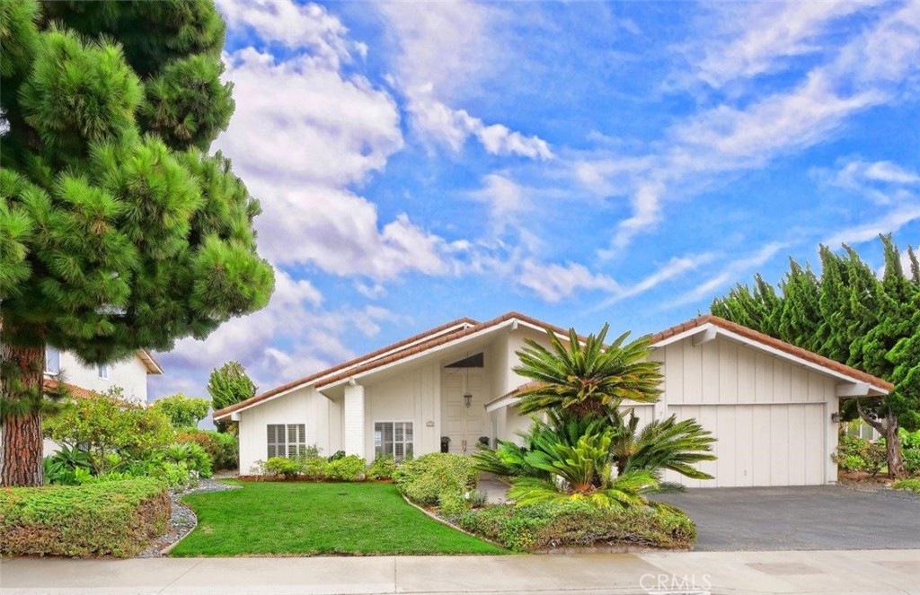 6790 Vallon Drive