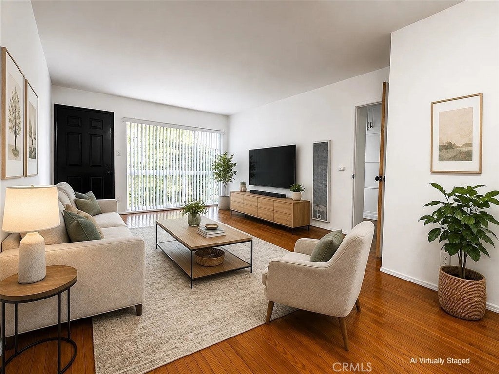 2015 Cedar Ave