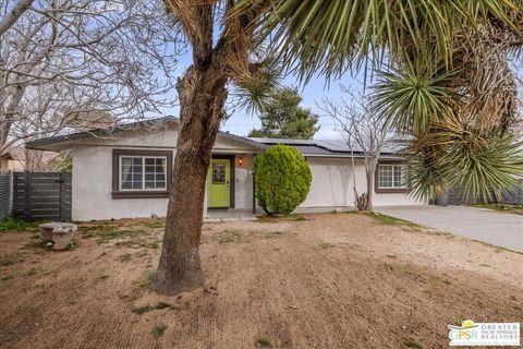 Photo of 7177 Sunny Place, Yucca Valley, CA 92284 (MLS # 26652661PS)