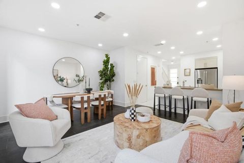 Photo of 820 Altaire Walk, Palo Alto, CA 94303 (MLS # ML82036022)