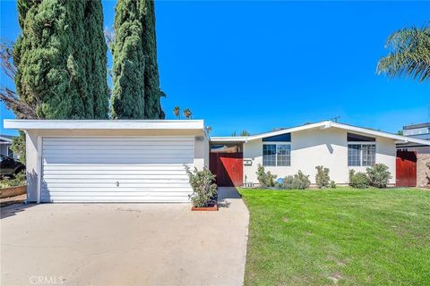 Photo of 20553 Kittridge St, Winnetka, CA 91306 (MLS # SR26046807)