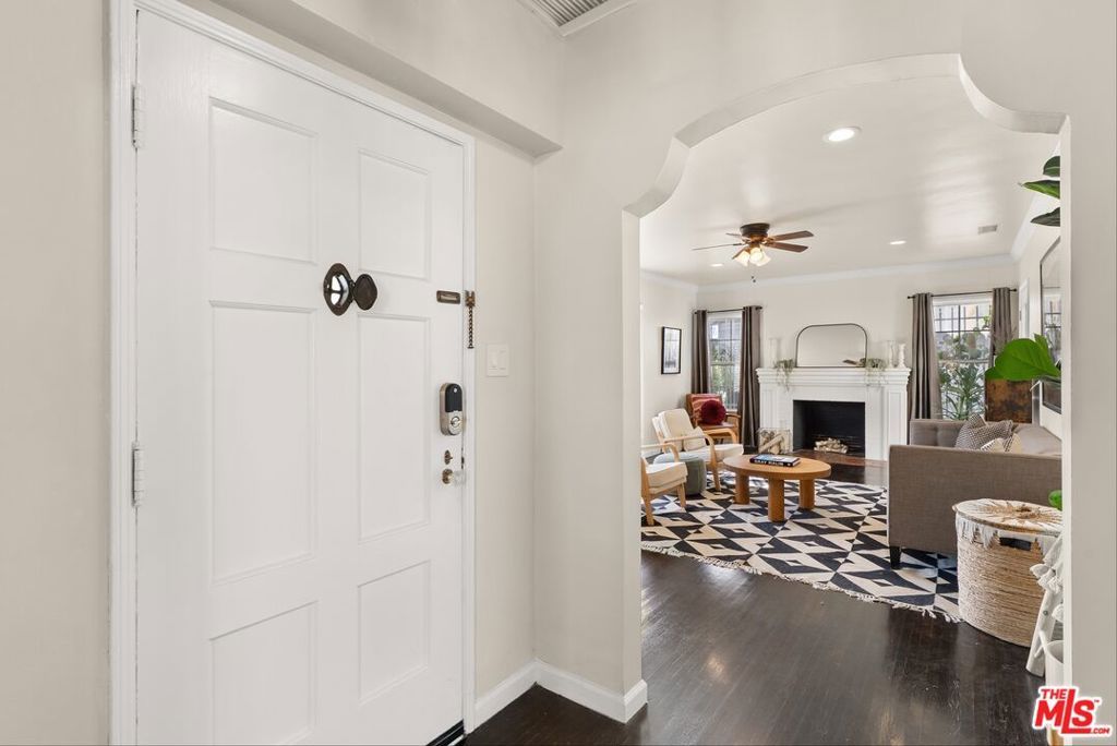 Photo of 8101 S Mariposa Avenue, Los Angeles, CA 90044 (MLS # 26643419)