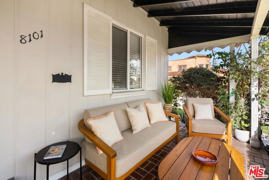 Photo of 8101 S Mariposa Avenue, Los Angeles, CA 90044 (MLS # 26643419)