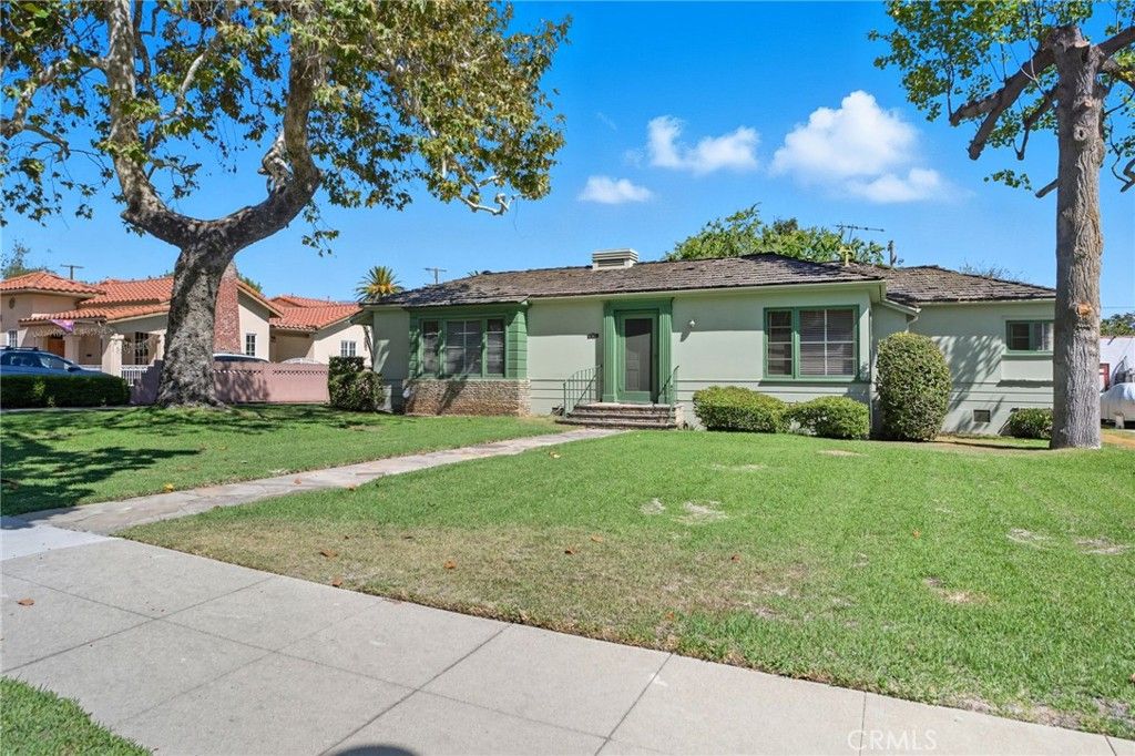 Photo of 508 N Hidalgo Ave, Alhambra, CA 91801 (MLS # CV25231927)