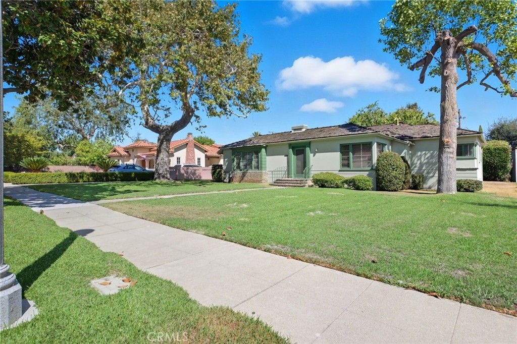 Photo of 508 N Hidalgo Ave, Alhambra, CA 91801 (MLS # CV25231927)