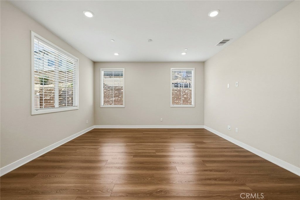 16 Greensboro Ct