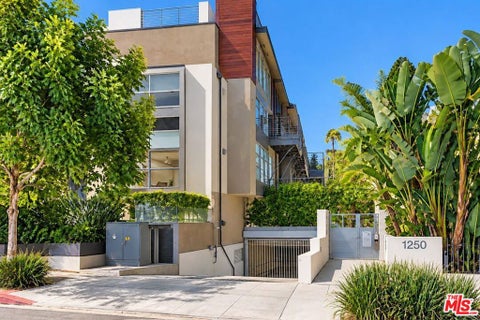 Photo of 1250 N Harper Avenue #302, Los Angeles, CA 90046 (MLS # 26998445)