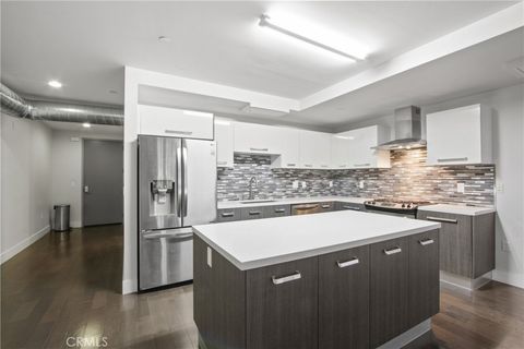 Photo of 433 Pine Ave, Long Beach, CA 90802 (MLS # PW25248233) Photo of 433 Pine Ave, Long Beach, CA 90802 (MLS # PW25248233)