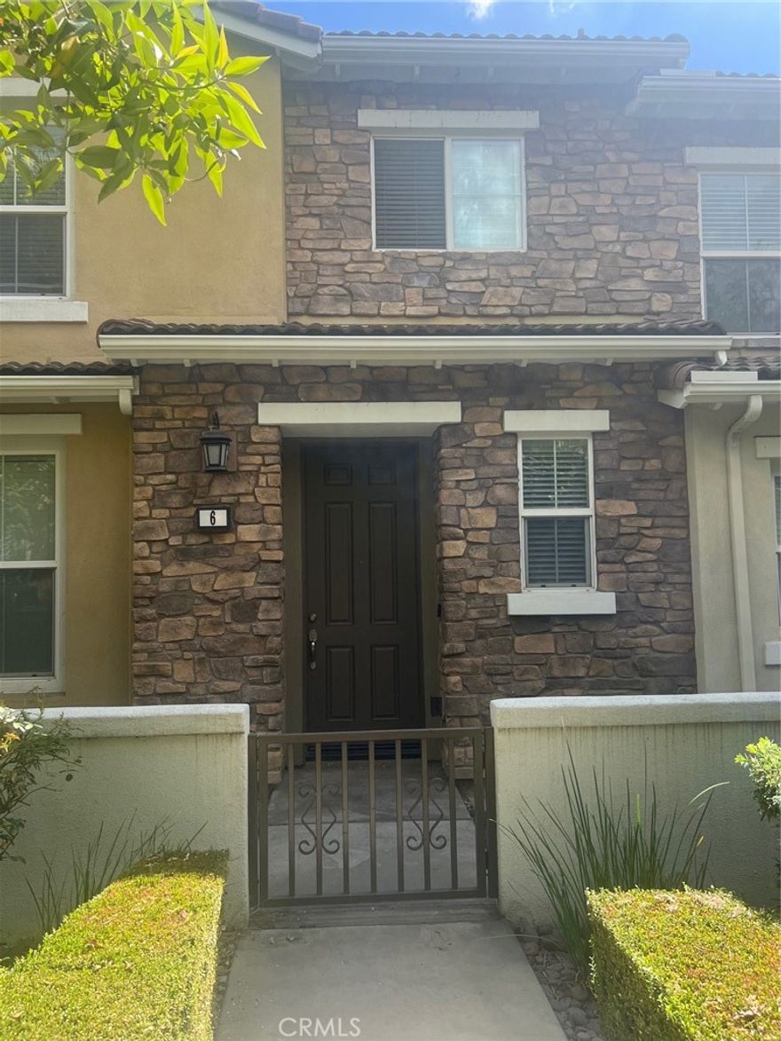 THIS 3 BEDROOM 2.5 BATHROOM, 1965 SQ/FT OF LIVING SPACE BUILT IN 2009 IN NORTH FONTANA, THE GORGEOUS GATED ROSABELLA COMMUNITY WITHIN THE SHADY TRAIL COMMUNITY.  WHEN ENTERING THE TREE LINE STREET TAKES YOU THROUGH A WINDING TRAIL AND SENIC PARK WHICH INCLUDES THE RESORT RECREATION CENTER.  THE CONDO HAS AN OPEN FLOOR PLAN WERE THE LIVING ROOM OPENS INTO THE KITCHEN AREA, GARAGE ACCESS FROM KITCHEN AND HALF BATHROOM.  THE SECOND FLOOR HAS TWO GOOD SIZE BEDROOMS A DOULBLE SINK IN BATHROOM WASHER AND DRYER HOOK UPS AND A MASTER BEDROOM WITH A WALK-IN CLOSET DOUBLE SINK AND SHOWER.