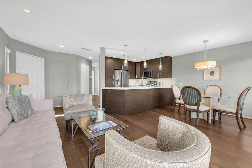 Palm Royale - Residential