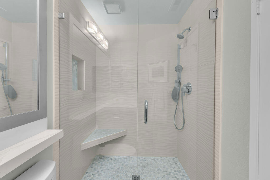 Palm Royale - Residential