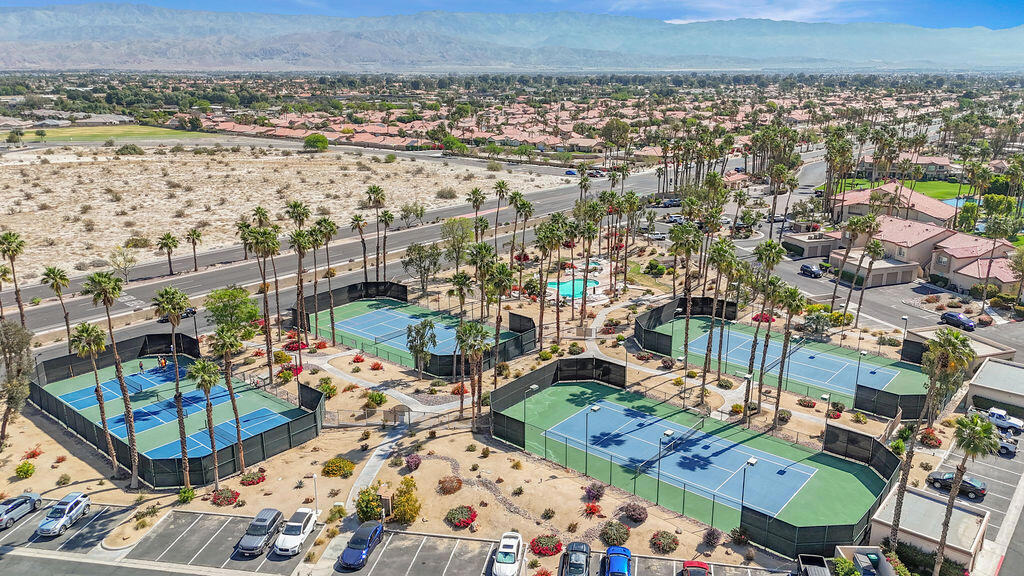 Palm Royale - Residential