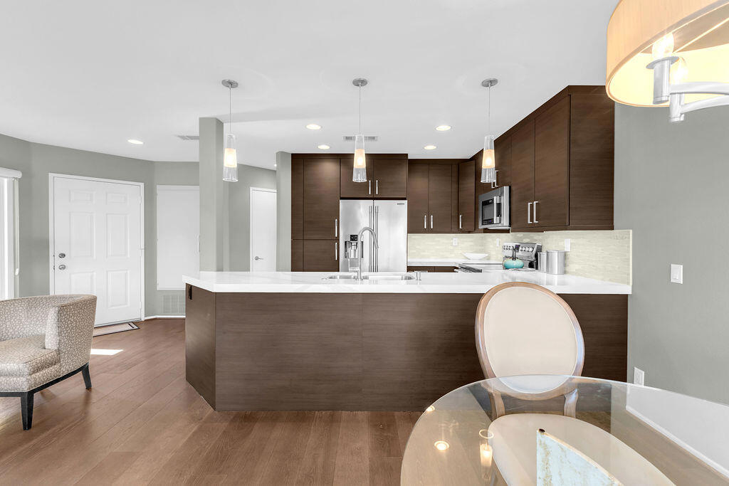 Palm Royale - Residential