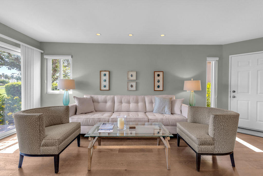 Palm Royale - Residential