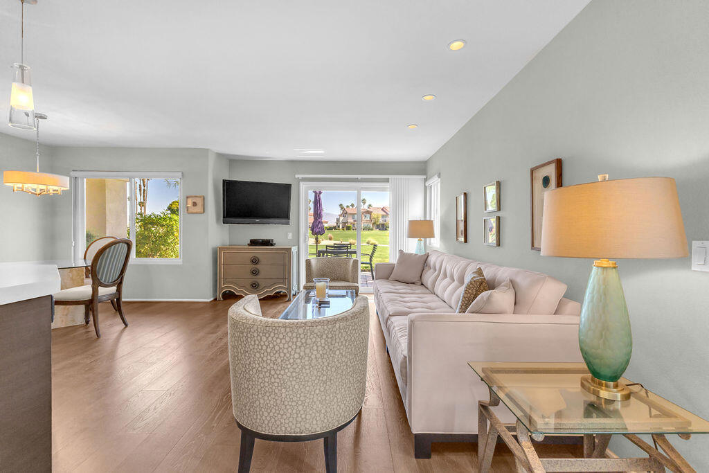 Palm Royale - Residential