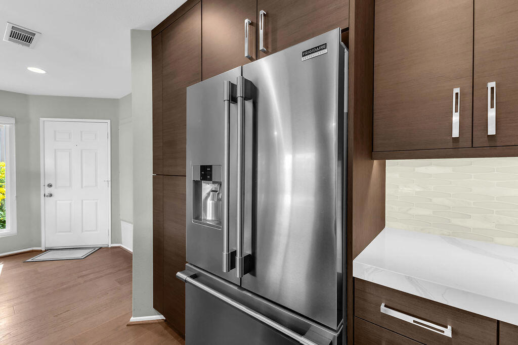 Palm Royale - Residential