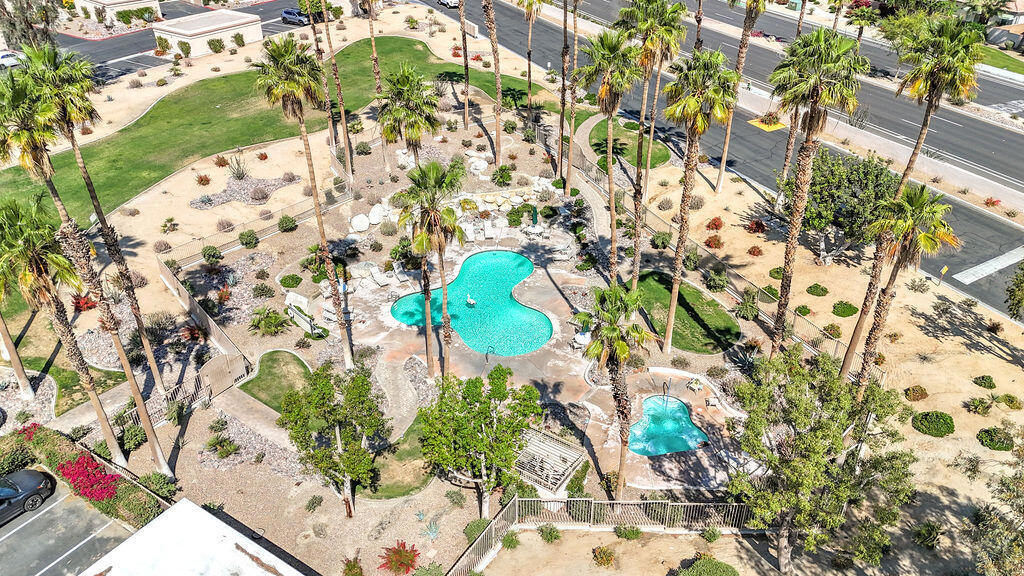 Palm Royale - Residential