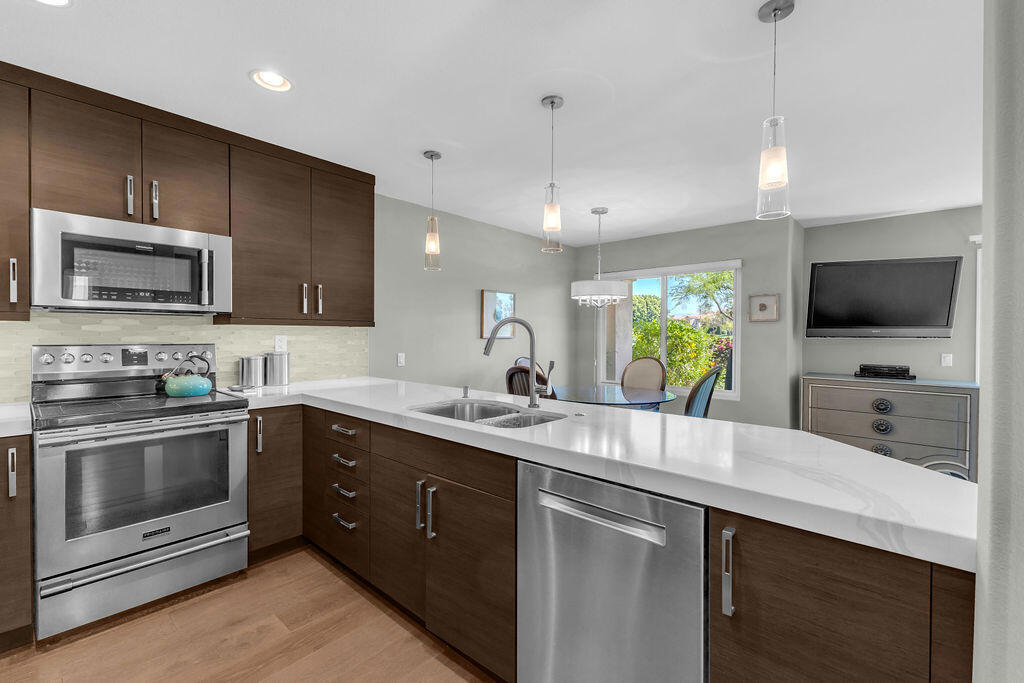 Palm Royale - Residential