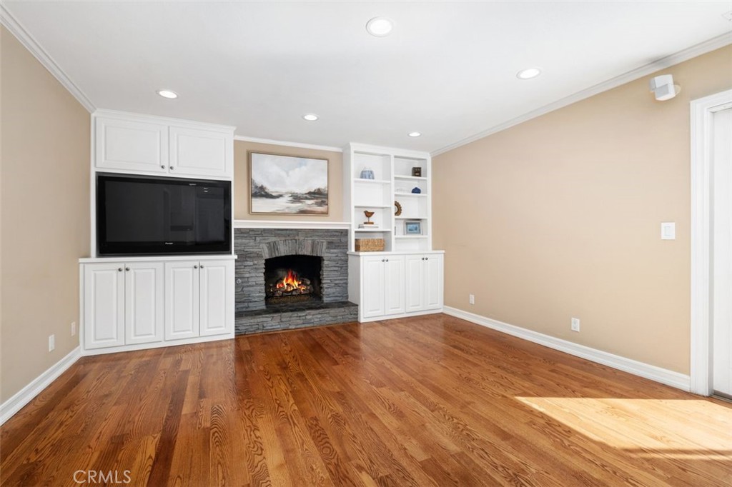 Huntington Seacliff (HSEA) - Residential