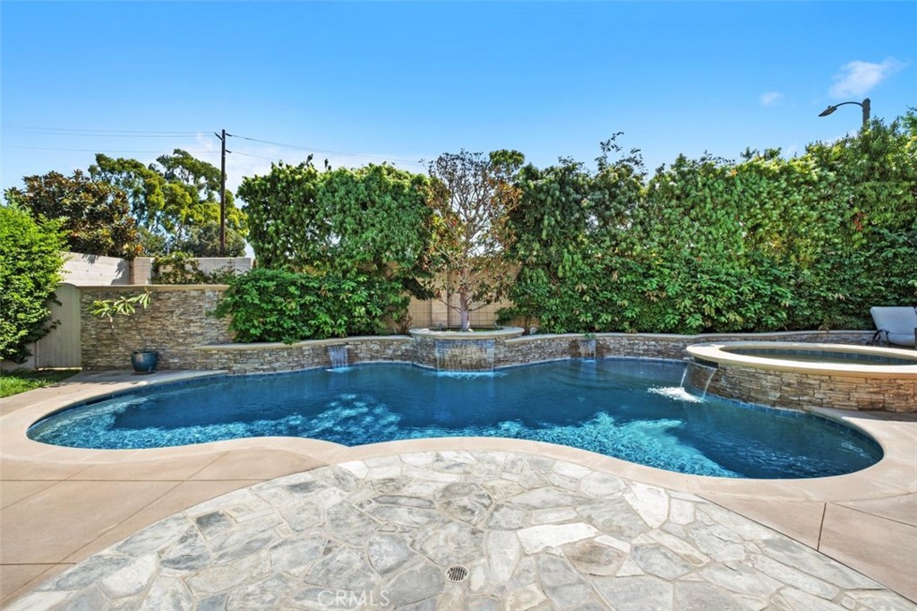 Huntington Seacliff (HSEA) - Residential