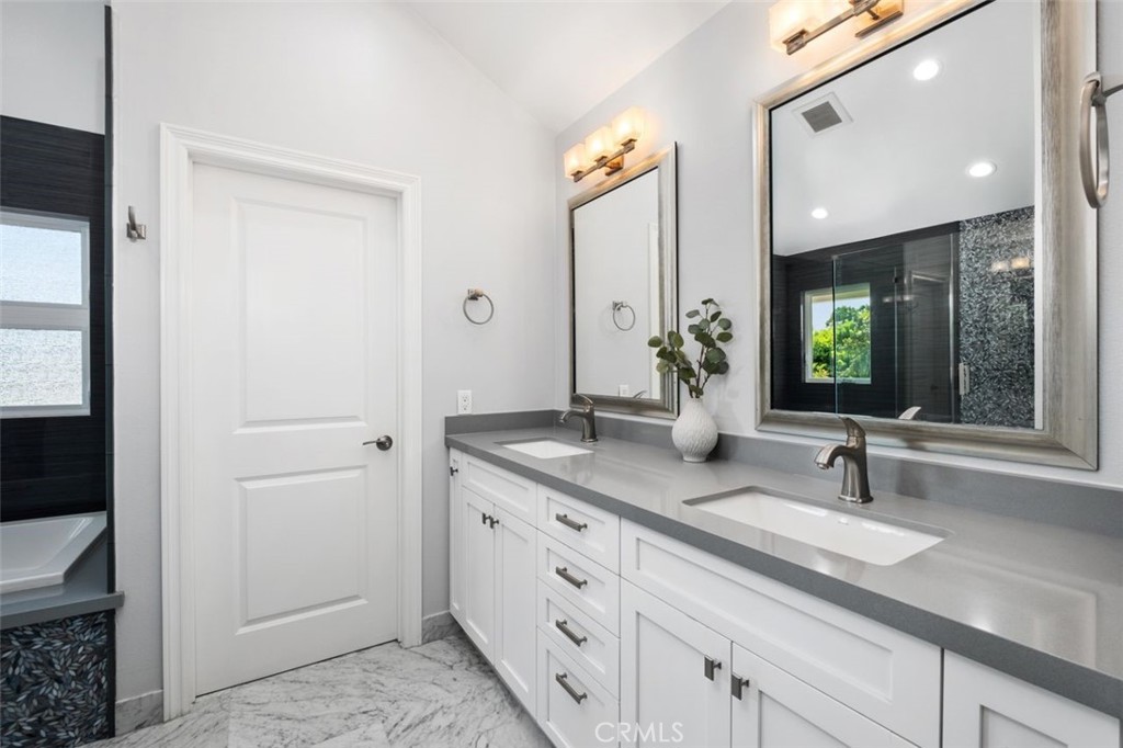 Huntington Seacliff (HSEA) - Residential
