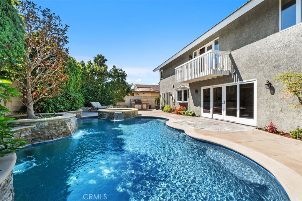 Huntington Seacliff (HSEA) - Residential
