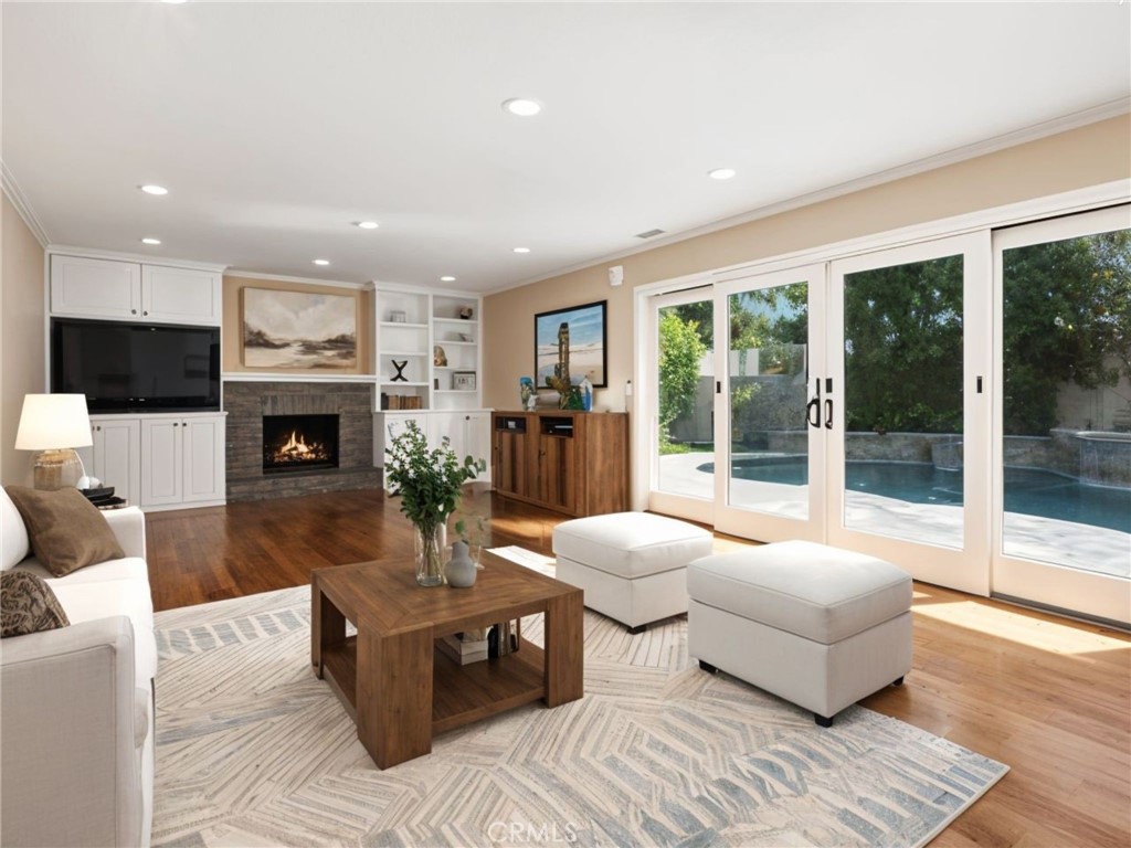 Huntington Seacliff (HSEA) - Residential