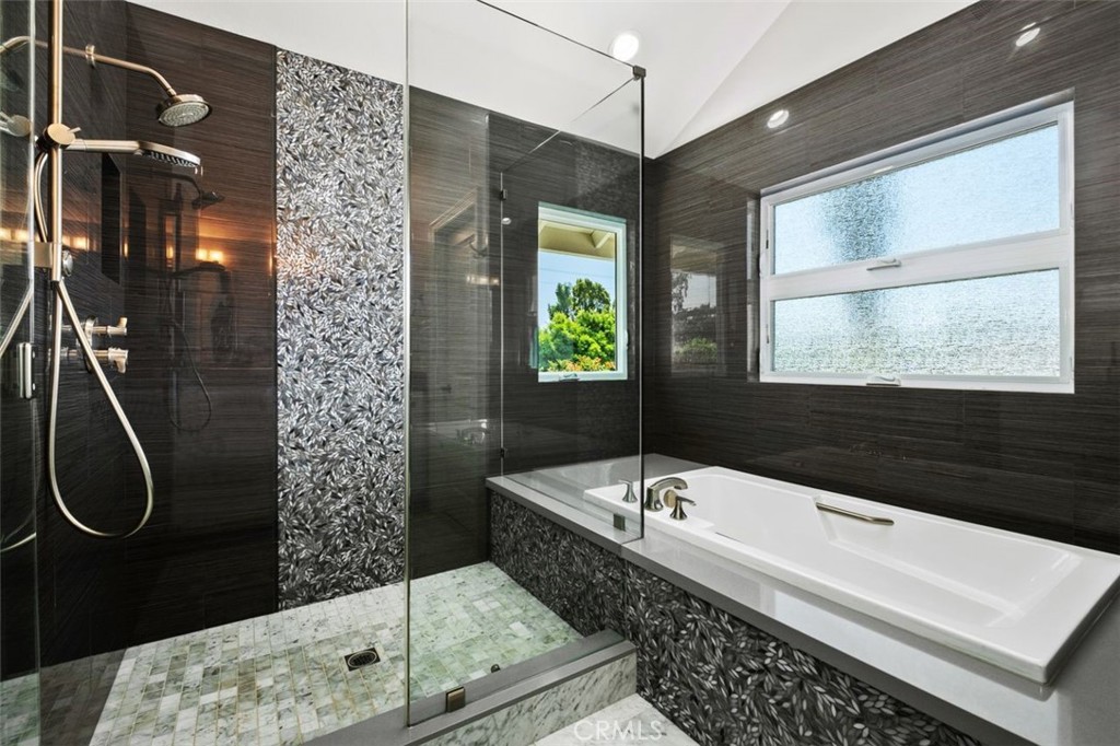 Huntington Seacliff (HSEA) - Residential