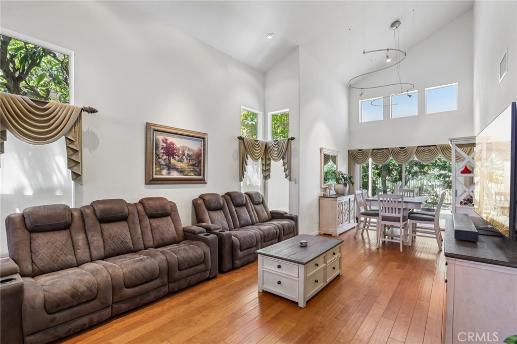 527 S Morningstar Drive