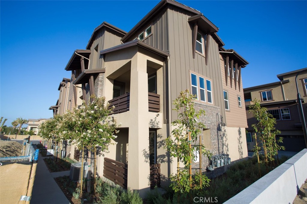 Well-kept newer home in a new community. Right when you enter the home, you are greeted with a very spacious den and patio. Also on the first floor is the attached 2-car garage. Well-kept carpets throughout the home. Second floor has open concept kitchen, dining room and living room. Living room also has entry to the deck. There is one bedroom and bathroom on the second floor. On the third level, we have the incredible master bedroom and master bathroom along with the third bedroom and bath. Master bedroom includes a huge deck! Washer and dryer hookups are also located on the 3rd floor. This is one incredible home and is very convenient to shopping, dining, and entertainment. Freeway access is just a short distance away!
*Attached 2-car garage
*Washer and dryer hookups available
*No pets allowed