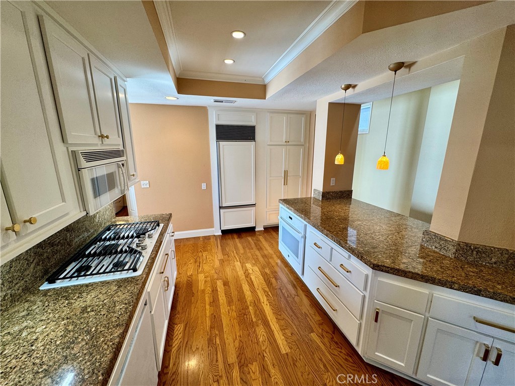 16 Coronado