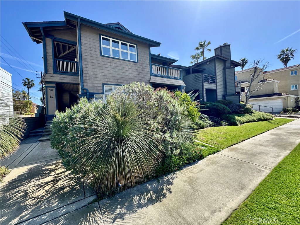 16 Coronado